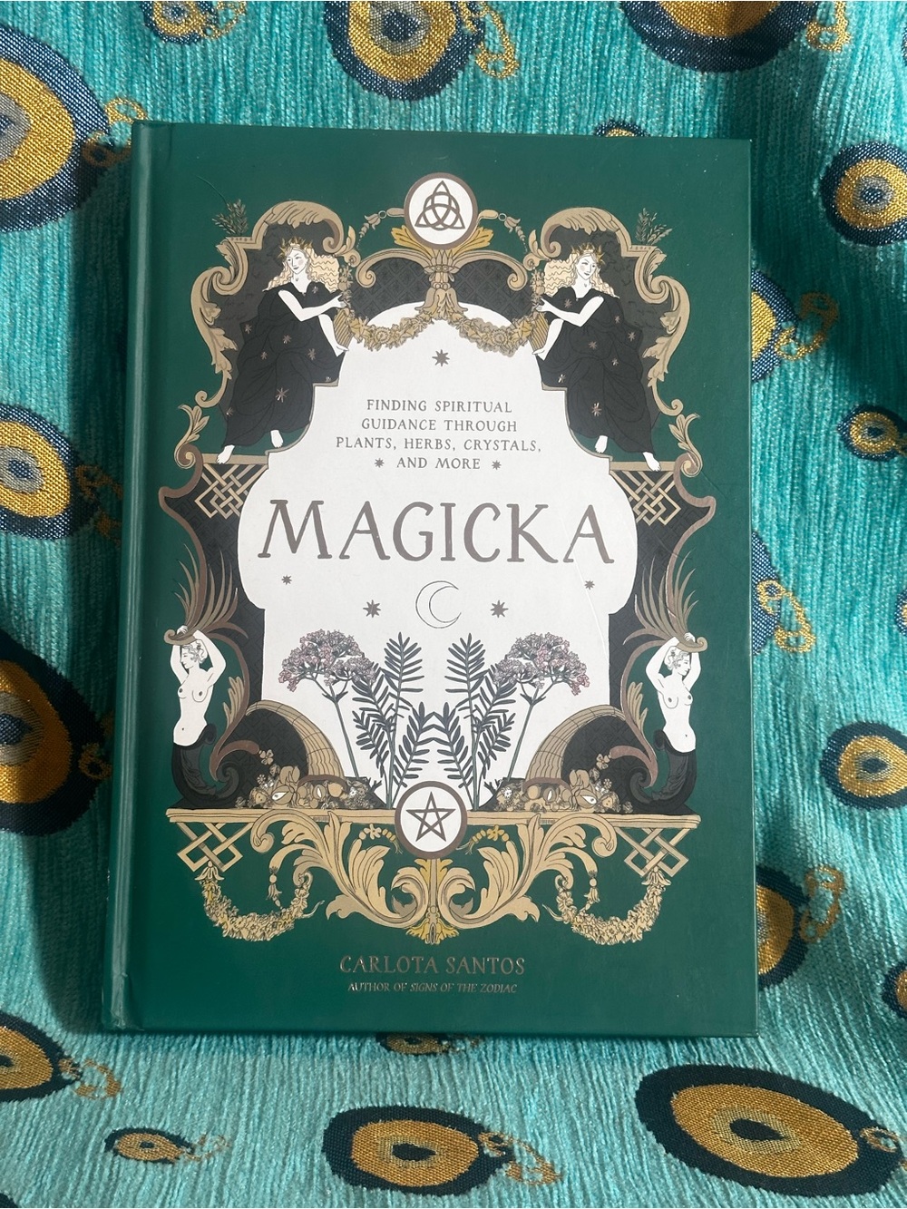 Magicka by Carlota Santos